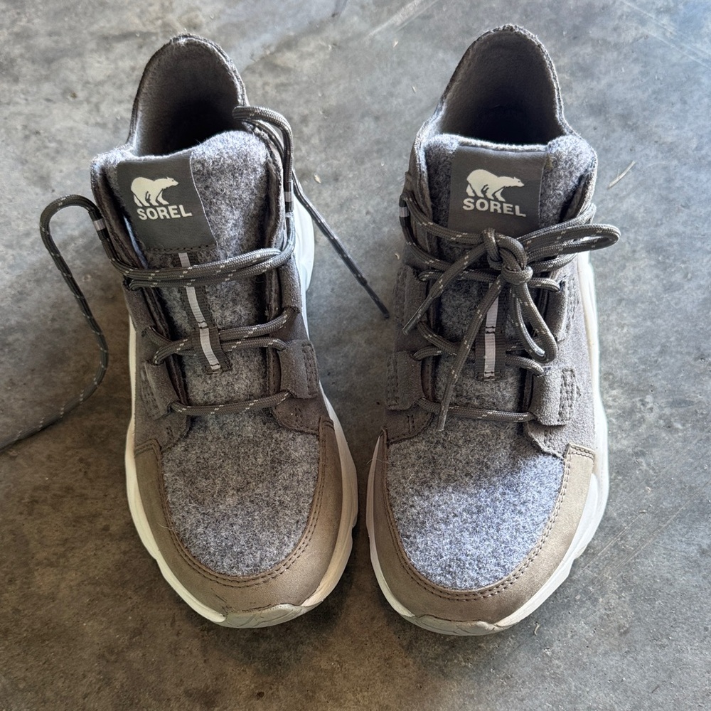 Sorel Women's Gray and Tan Combat Boots
